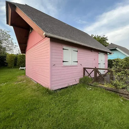 Le Chalet Rose Avec Piscine Couverte Collective * Saint-Benoit-d'Hebertot