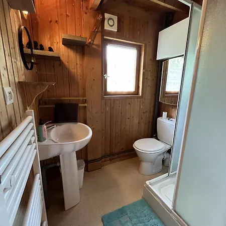 Le Chalet Rose Avec Piscine Couverte Collective Chalet Saint-Benoit-d'Hebertot